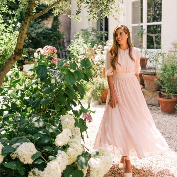 NWOT Gal Meets Glam 'Louise' Maxi Dress Light Pink Swiss Dot Sheer Sleeve Size 6